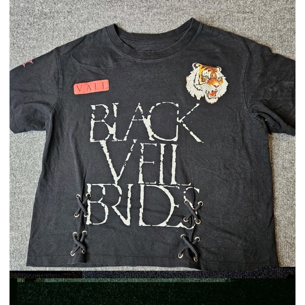 Black Veil Brides Womens Tshirt Cropped Lace Front Size Large Black Band Music